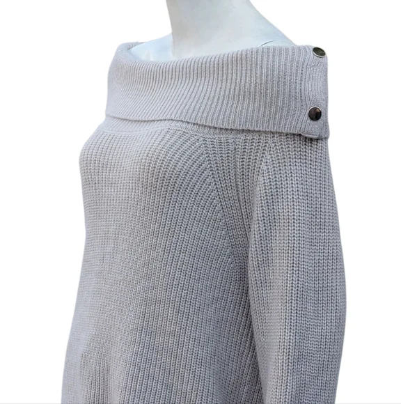 8275....Women's Off-Shoulder Cream Sweater Size XL/TG - Picture 3 of 6